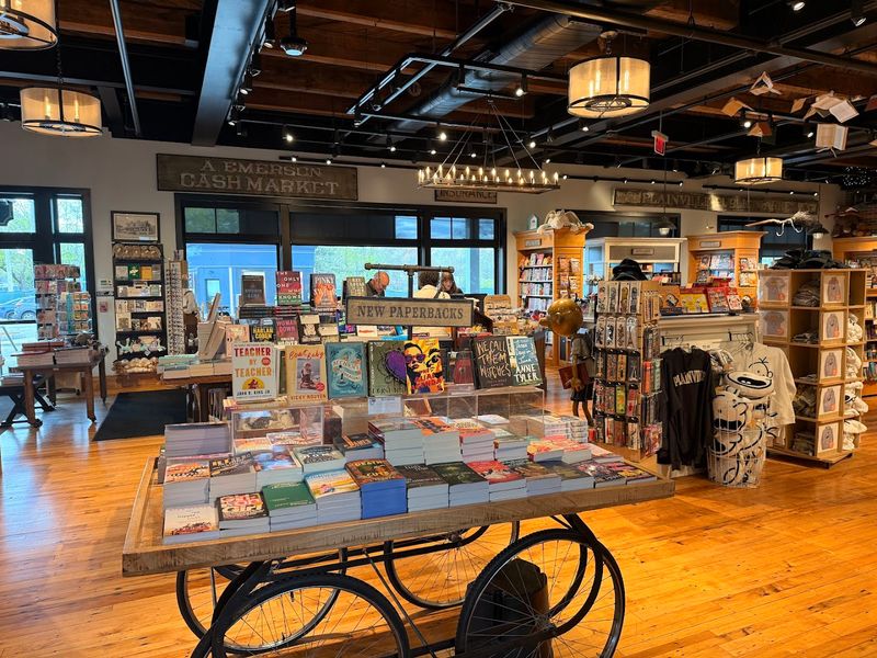 An Unlikely Story Bookstore & Caf&eacute; 