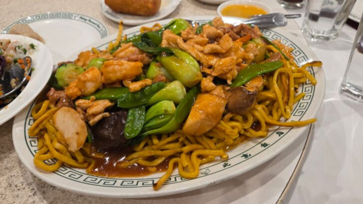 10 Virginia Restaurants That Continue To Draw Visitors From Everywhere
