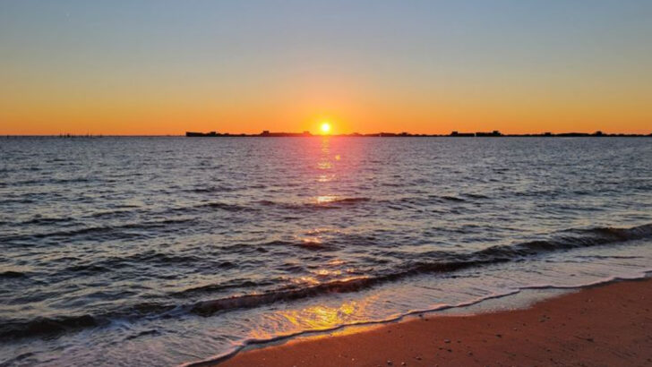 10 Virginia Shores That Feel Like Coastal Escapes Without The Crowds
