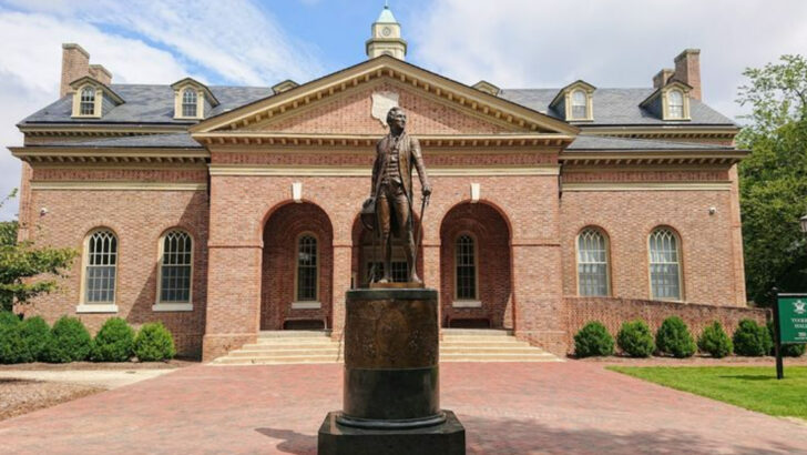 10 Virginia Villages That Blend History And Scenic Beauty