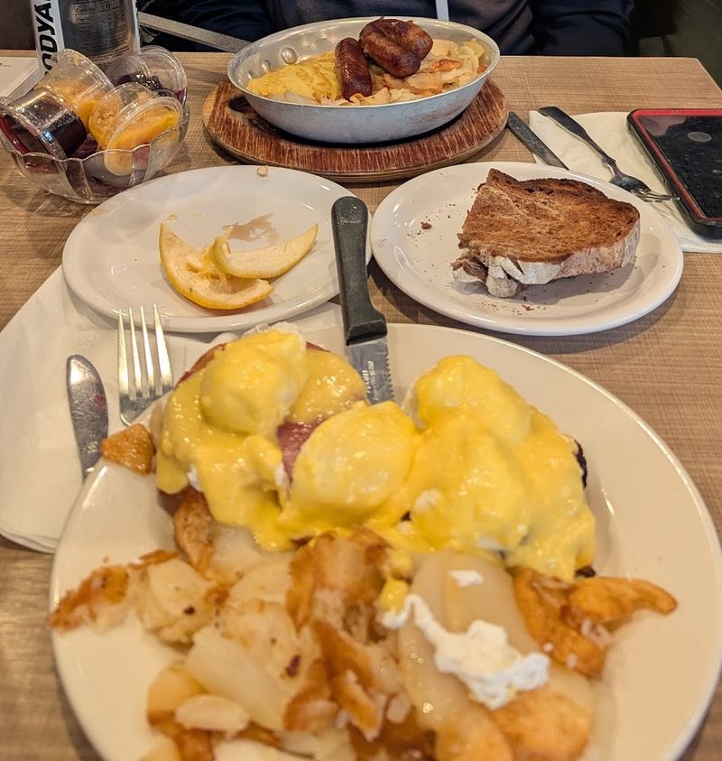 Lou Mitchell's &mdash; Chicago