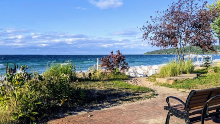 11 Lake Towns in Michigan That Feel Like Traverse City (Only Less Touristy)