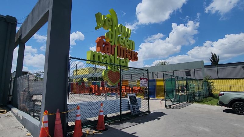 Yellow Green Farmers Market &ndash; Hollywood