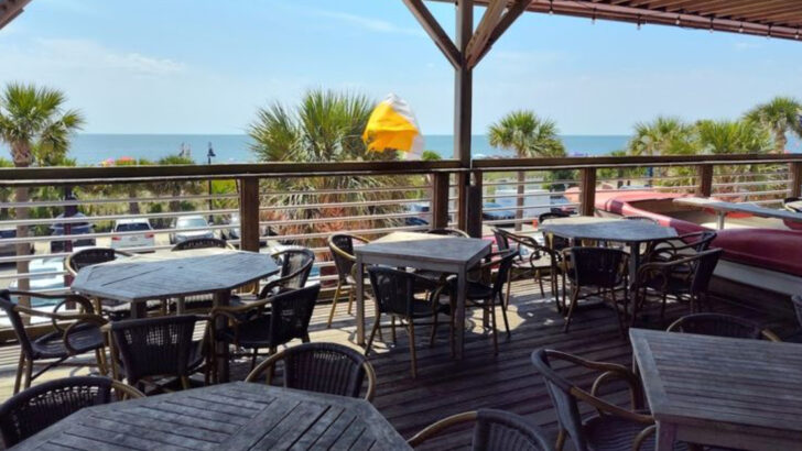 12 Georgia Waterfront Bars That Feel Like Hidden Summer Escapes
