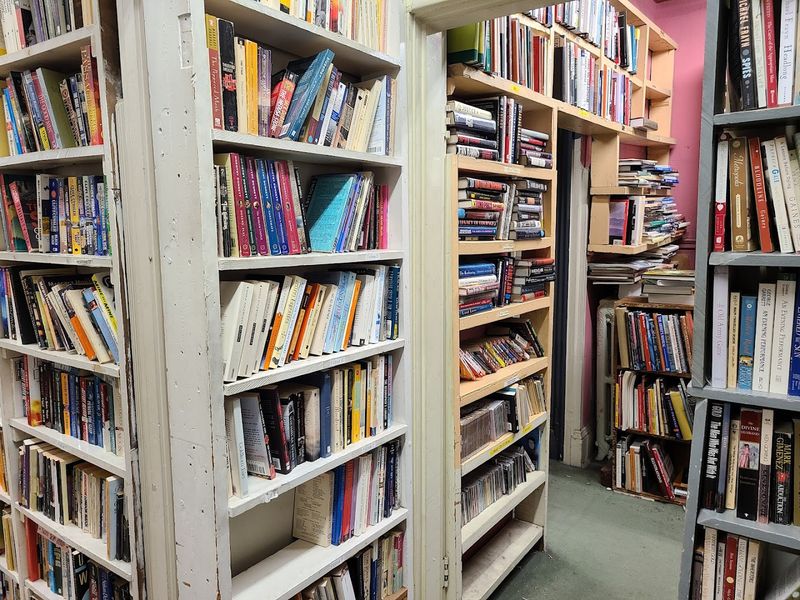Daedalus Books - Charlottesville