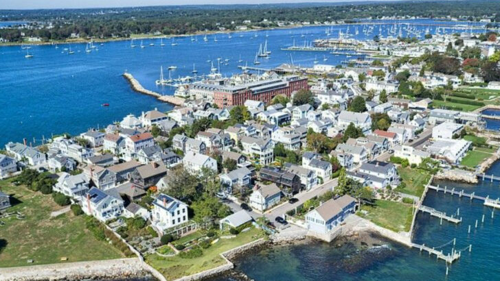 14 Connecticut Villages That Capture Timeless New England Charm