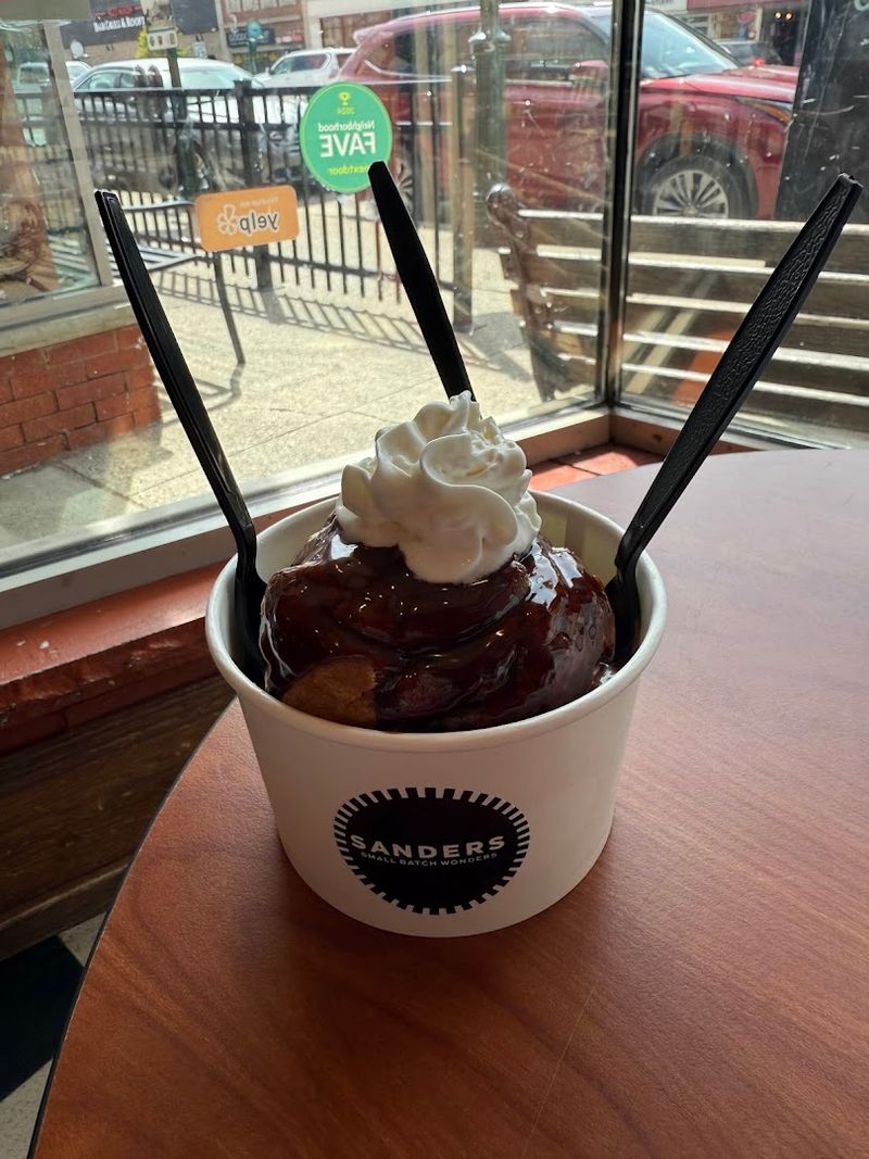 Sanders Hot Fudge Cream Puff