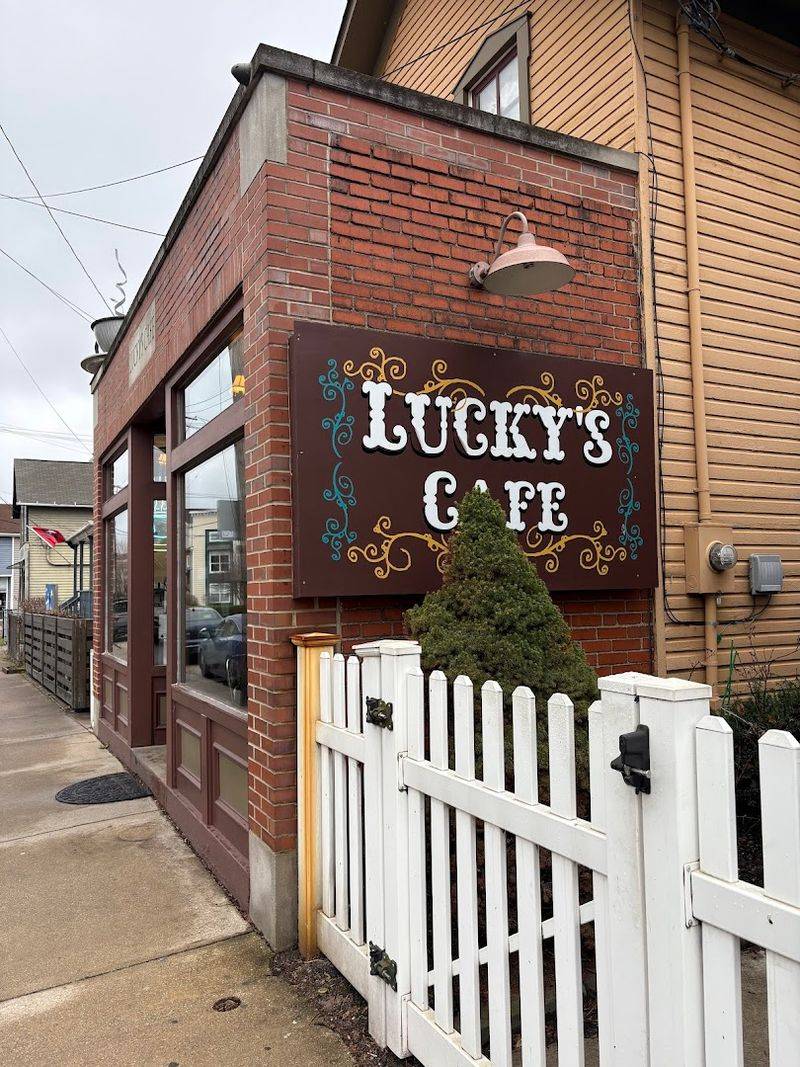 Lucky's Caf&eacute; &mdash; Cleveland, Ohio