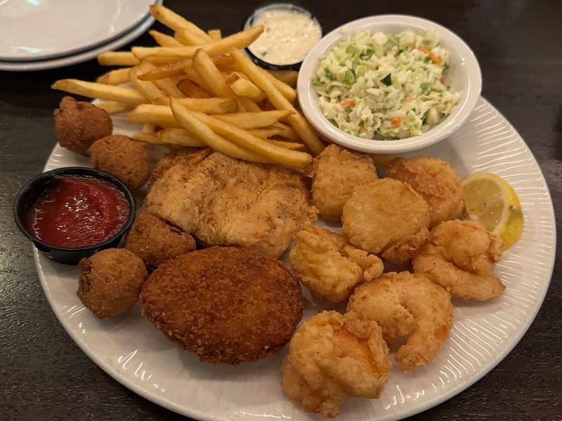 Waterman&rsquo;s Surfside Grille