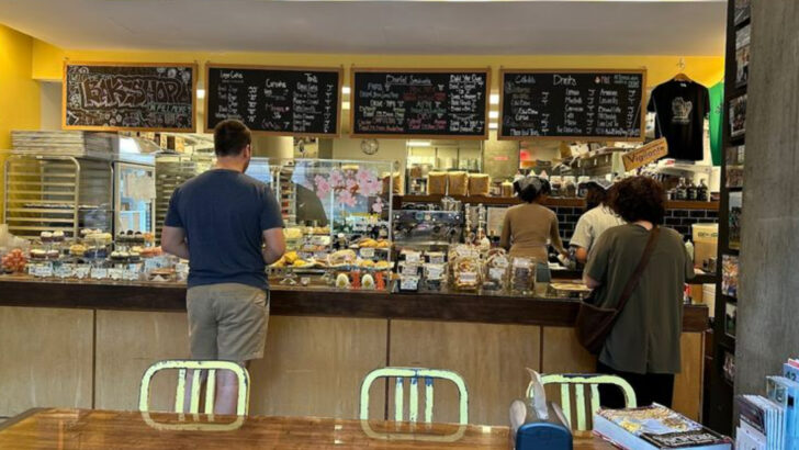 15 Virginia Bakeries Locals Swear By For Fresh Bread And Incredible Desserts