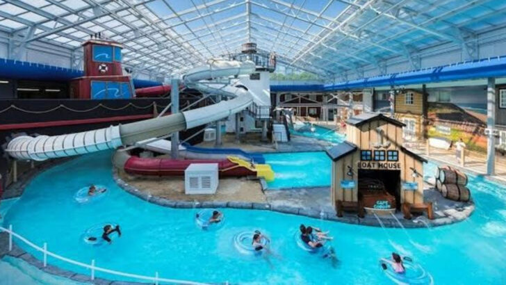 6 Waterpark Resorts In Massachusetts That Turn Short Trips Into Big Memories