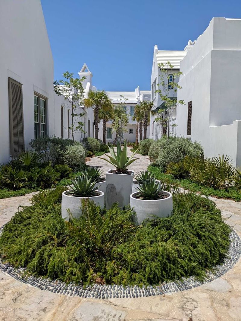Iconic Whitewashed Architecture