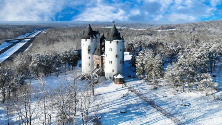 A Stunning Welsh-Style Castle in Tennessee Feels Too Striking to Overlook