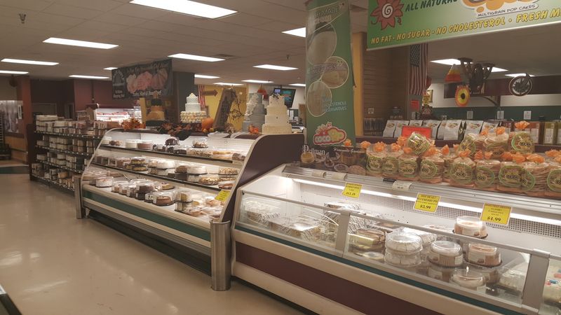 Shady Maple Farm Market Bakery - East Earl