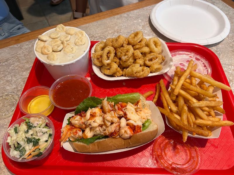 Arnold&rsquo;s Lobster & Clam Bar