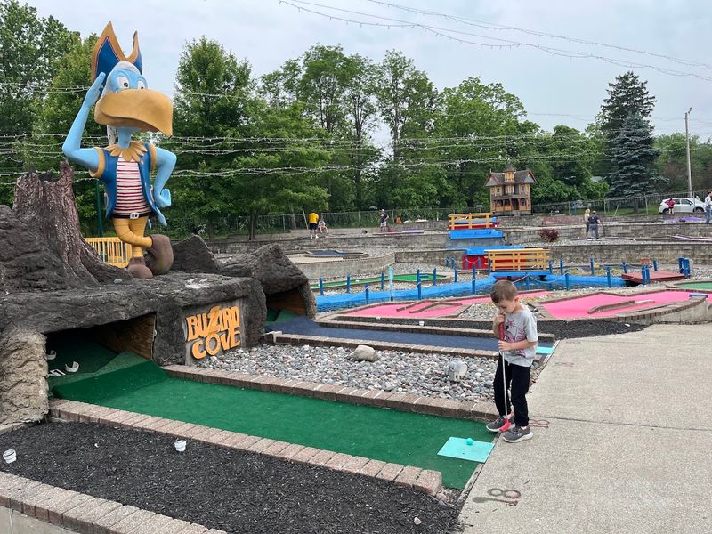 Buzzard Cove Mini Golf