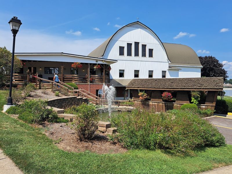 The Barn Restaurant - Smithville, Wayne County