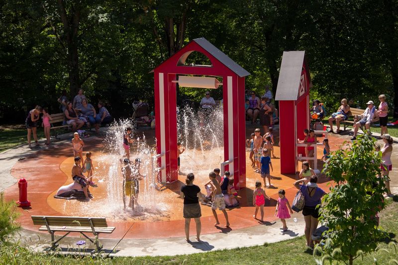 Round Hill Park Playground