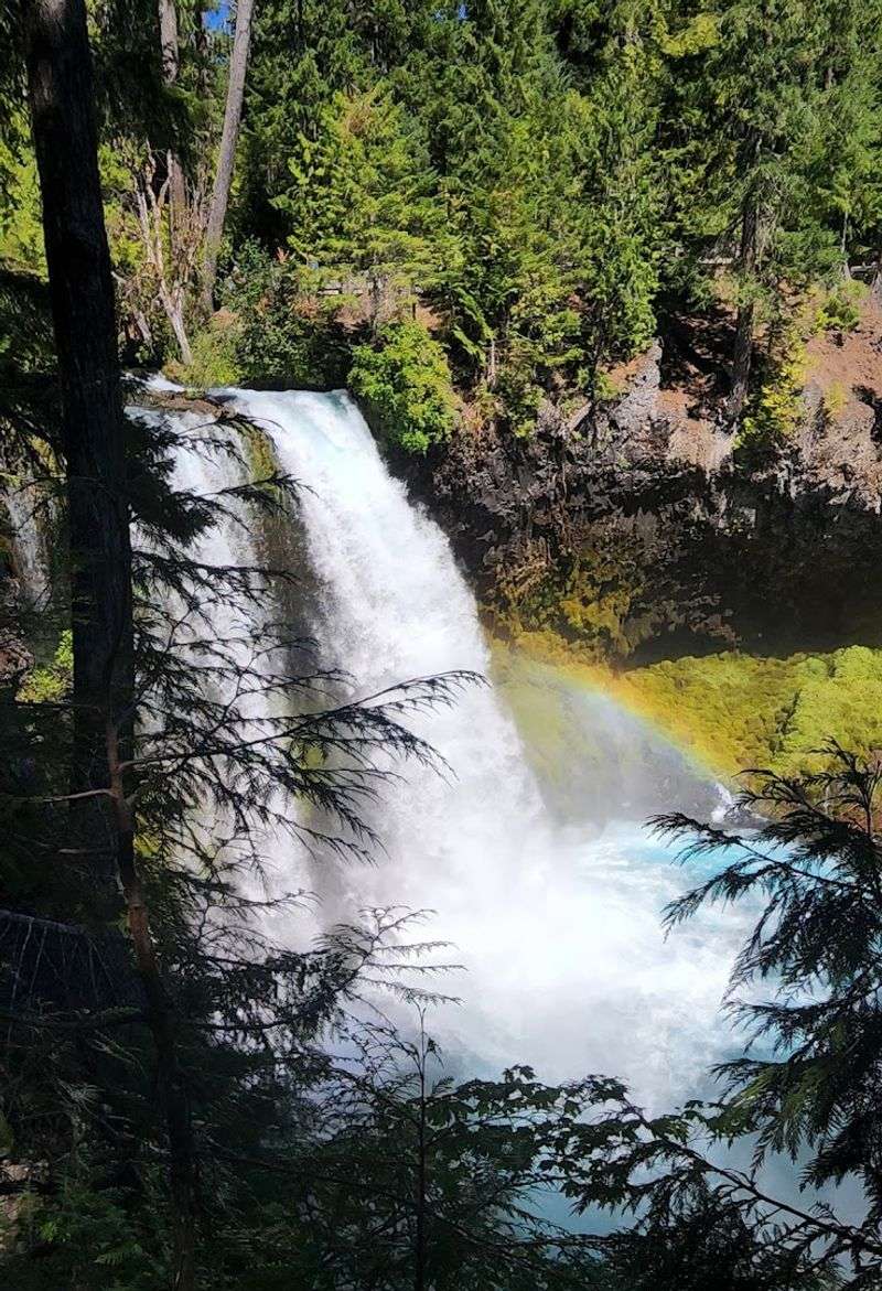 Sahalie and Koosah Falls Thunder Downstream