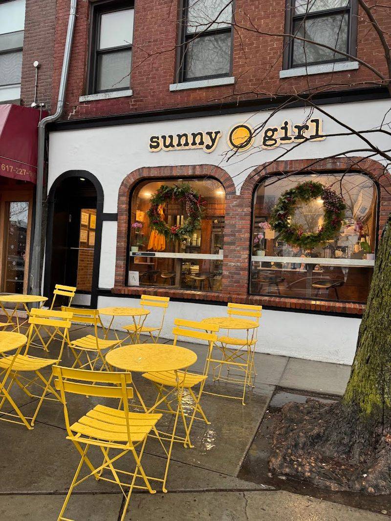 Sunny Girl &ndash; Boston