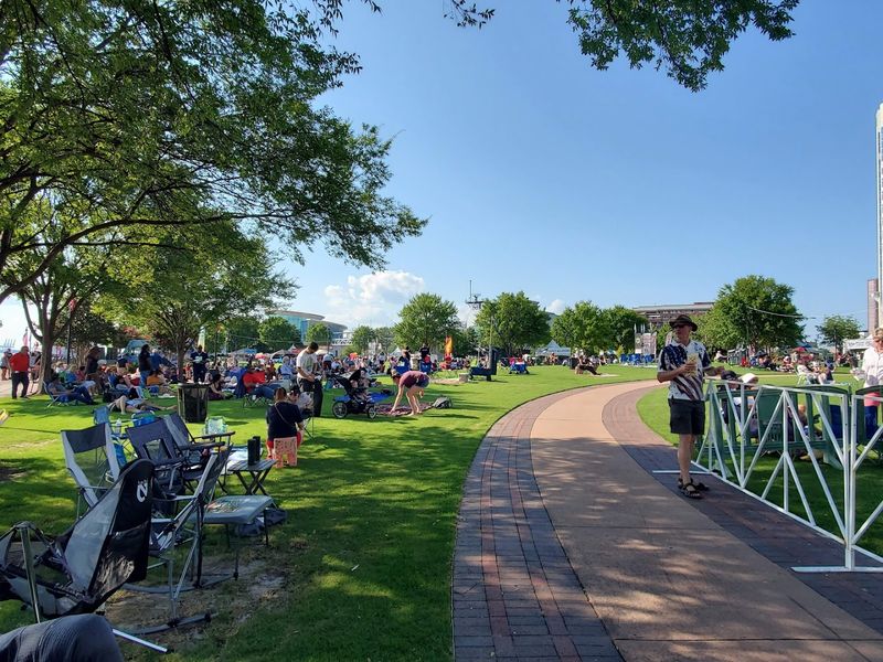 Norfolk Waterfront - Town Point Park