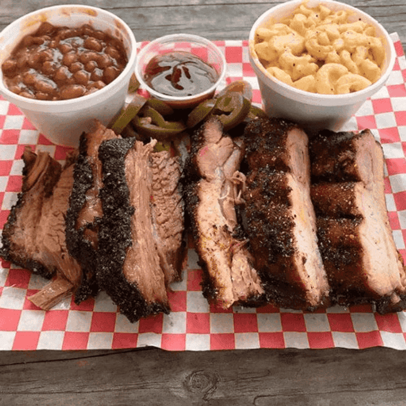 Larry J&rsquo;s BBQ Caf&eacute;
