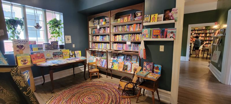 Pocket Books Shop - Lancaster, Lancaster County