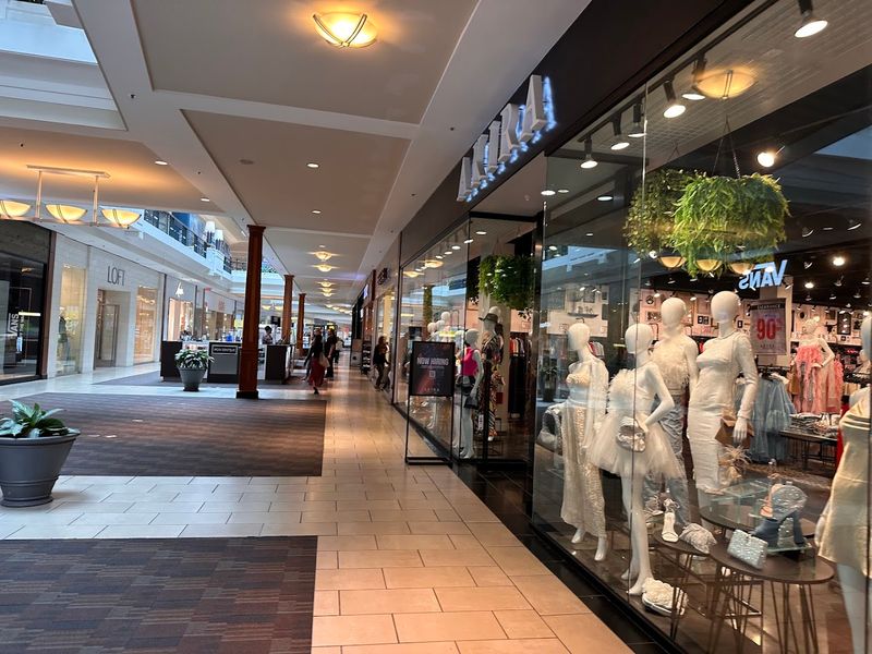 Polaris Fashion Place