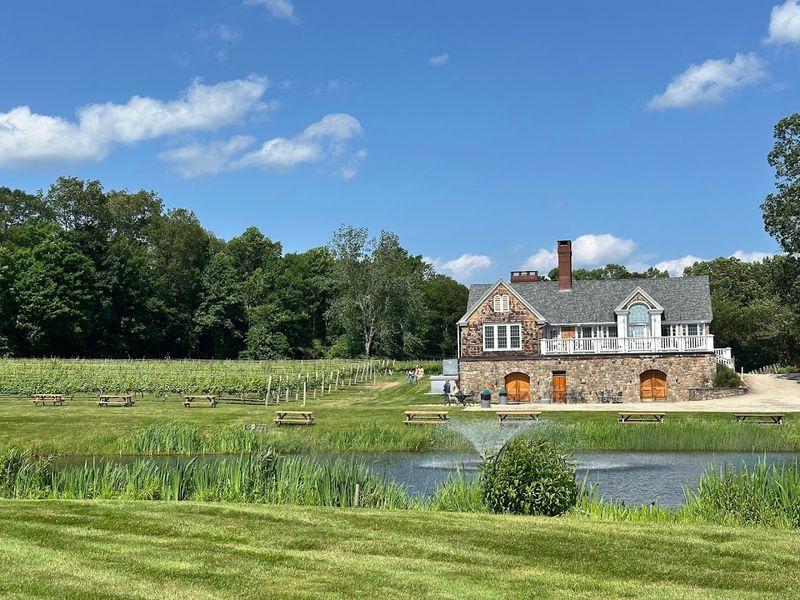 Chamard Vineyards Bistro (Clinton)