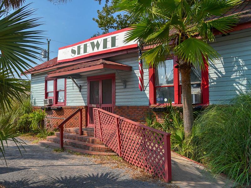 Seewee Restaurant (Awendaw)