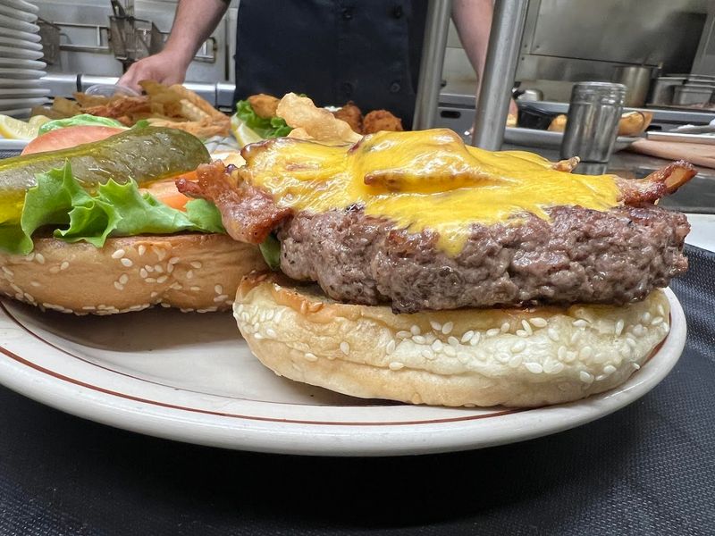 Lunch Service: Premium Quality at Value Prices