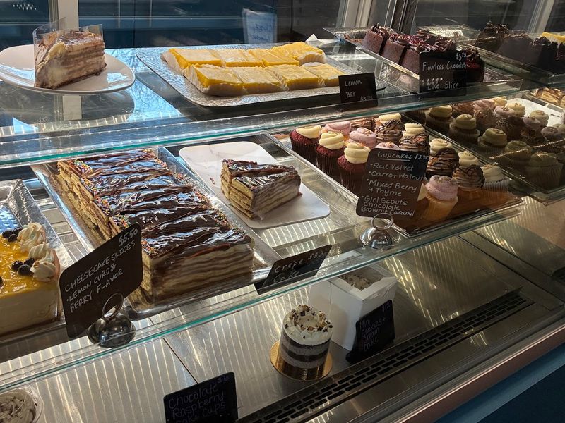 Luna Bakery & Cafe