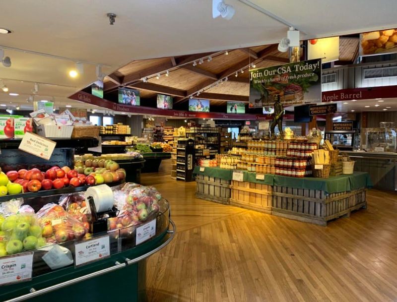 Lyman Orchards Apple Barrel Market - Middlefield