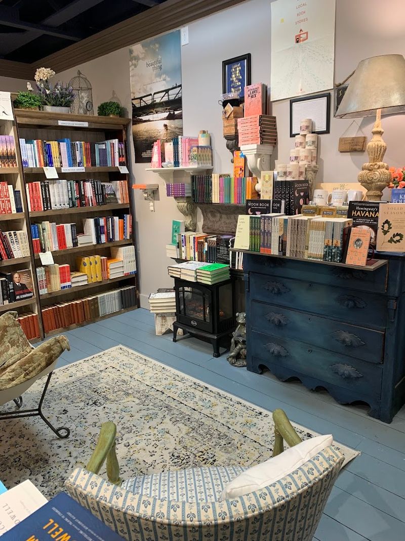 Bay Books - Suttons Bay, Michigan