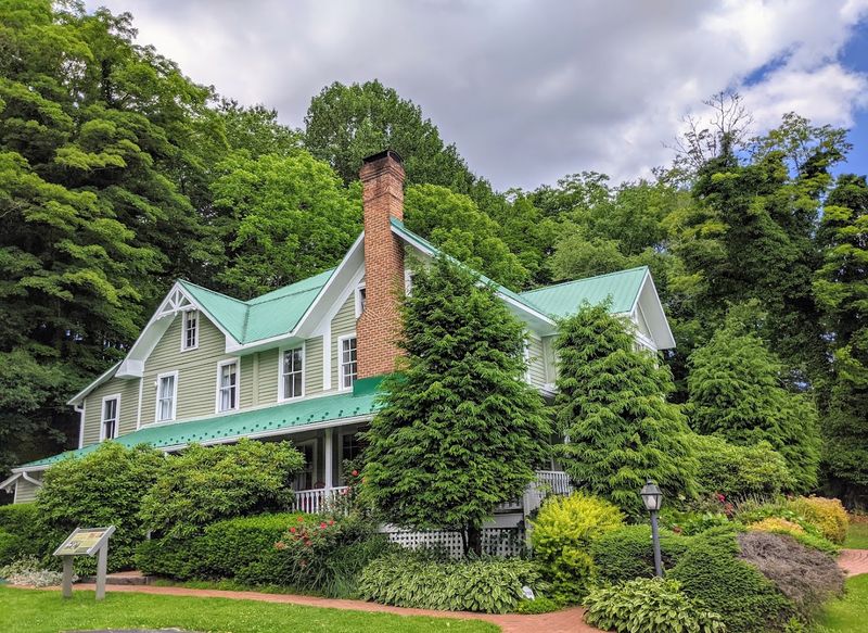 Valle Crucis