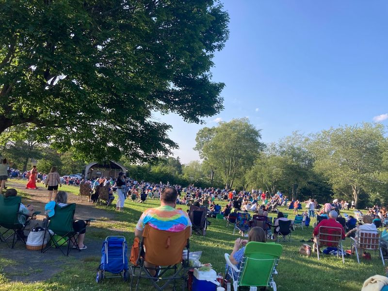 Niantic Outdoor Art Festival, East Lyme, New London