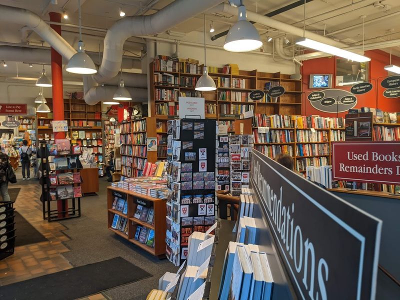 Harvard Book Store - Cambridge