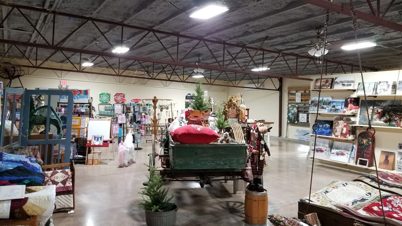Handcrafted Quilts and Barn Quilt Art