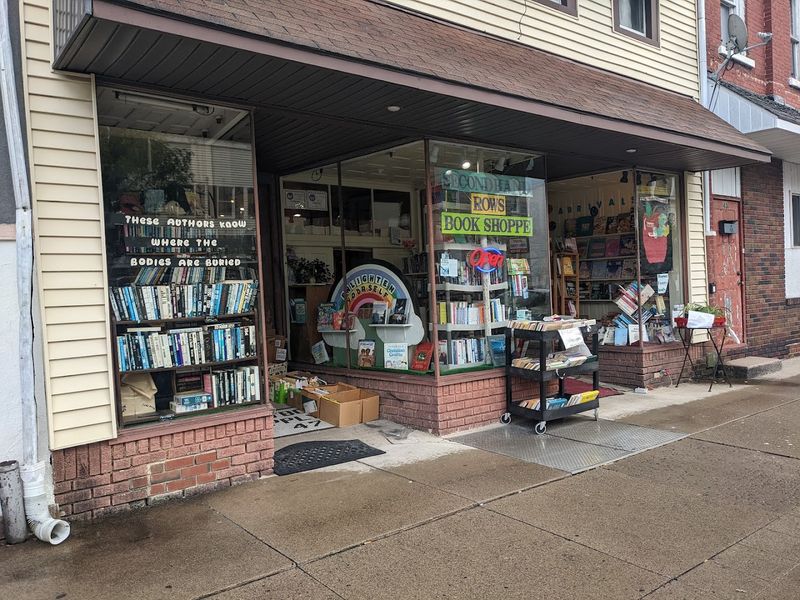 Secondhand Rows &mdash; Mount Carmel
