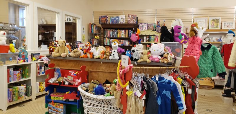 Ridgefield Thrift Shop - Ridgefield