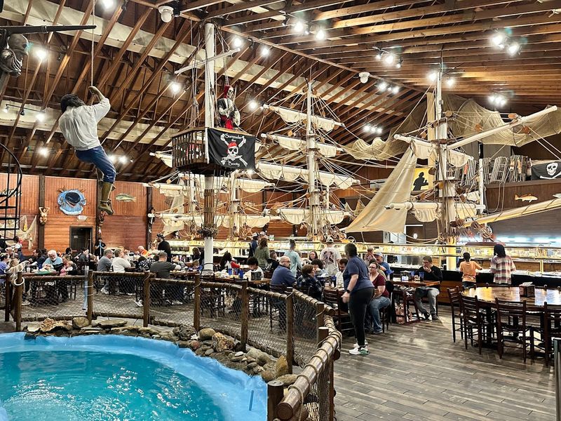 Pirate's Table Calabash Seafood Buffet (Surfside Beach)
