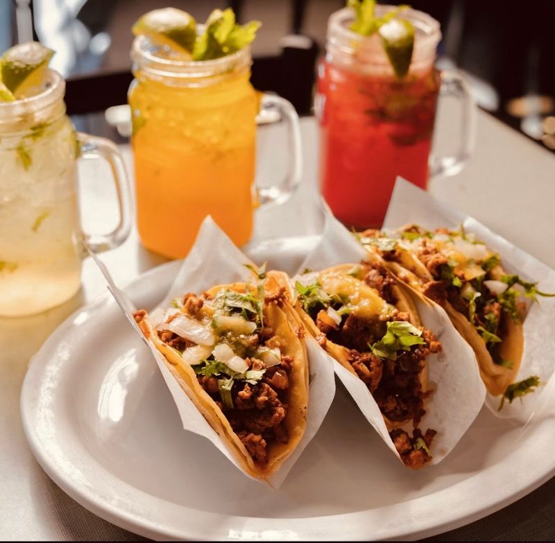 Mucho Mas, Cleveland Heights, Cuyahoga County