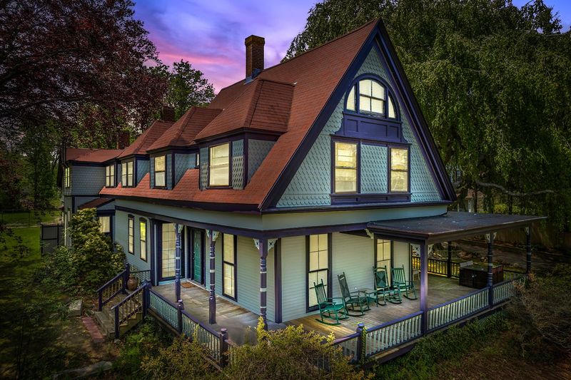 The Beechwood Inn, Barnstable, Barnstable