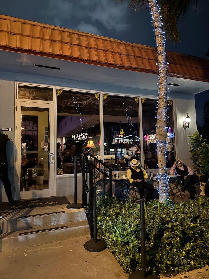 Caf&eacute; La Trova (Miami)