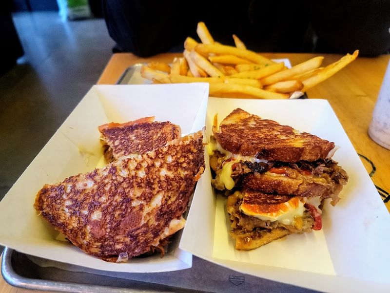 Roxy's Grilled Cheese & Burgers