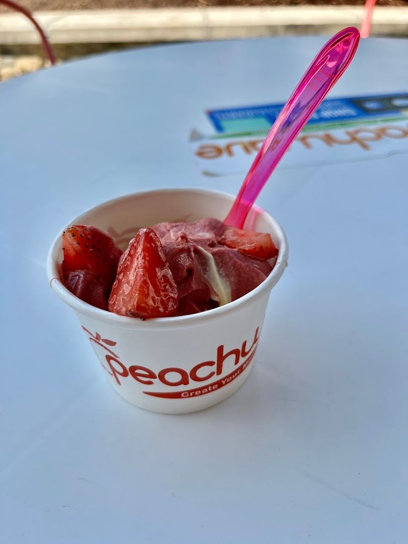 Peachwave Frozen Yogurt – Virginia