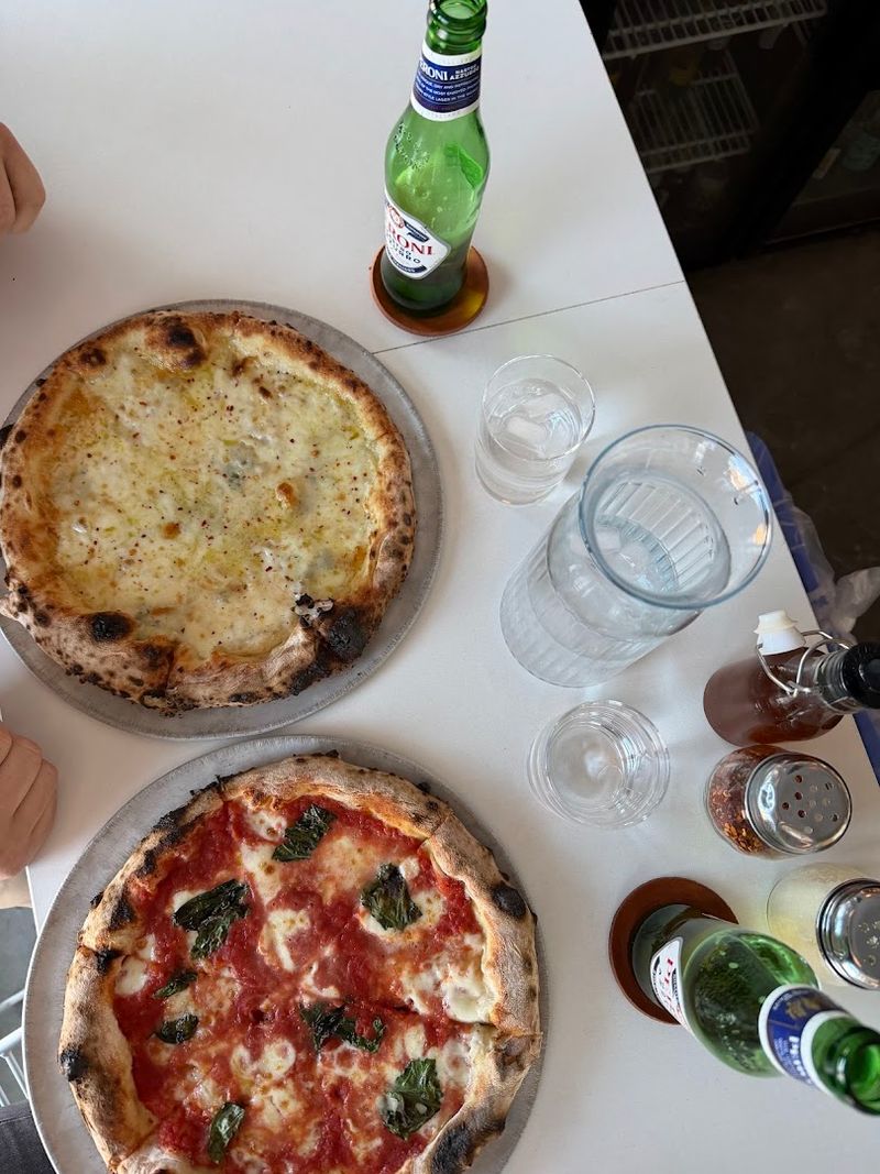 Harlow&rsquo;s Pizza