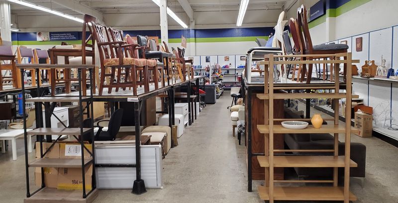 Furniture and Home D&eacute;cor Worth the Drive