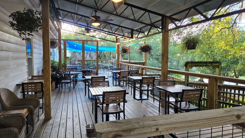 Outdoor Seating That Makes You Stay