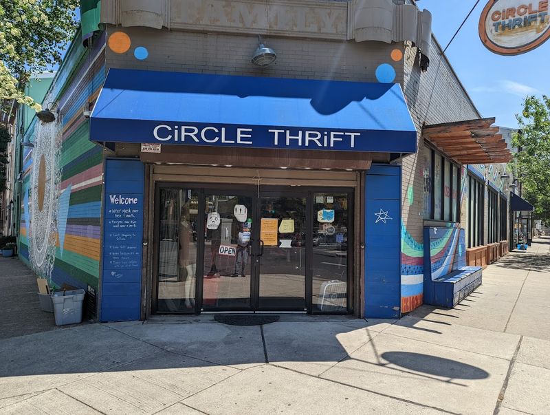 Circle Thrift 